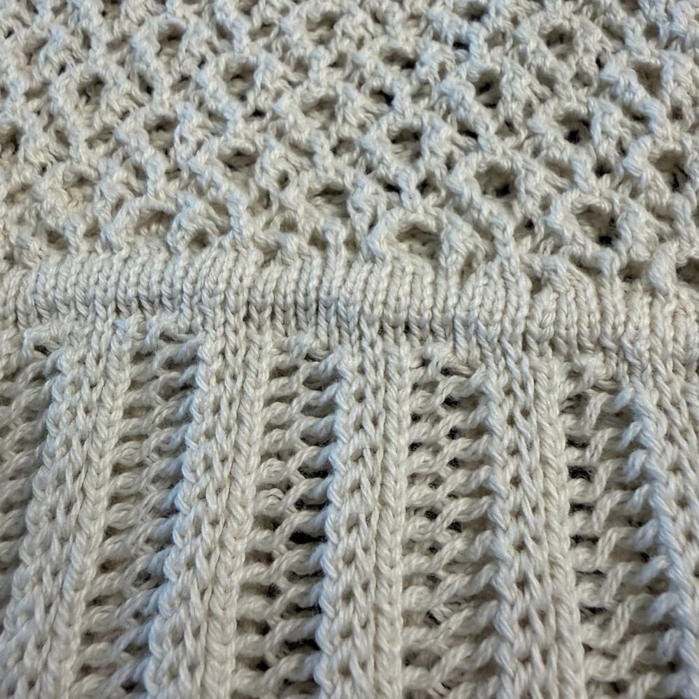 American Eagle Crochet Tank XL Cream Boho Scallop Hem Sweater Vest - Picture 2 of 10